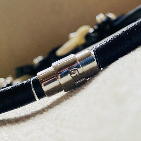 Cultured Mother of Pearl Floral Choker - Picture 5 of 6